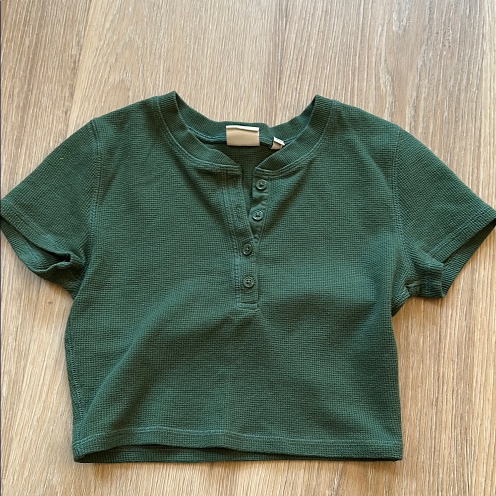 Sunday best Aritzia cropped green tee